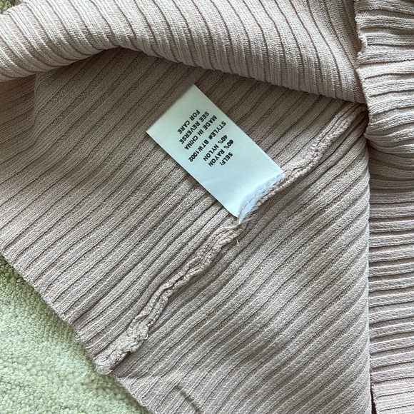 Blush color never worn tank - Picture 3 of 3